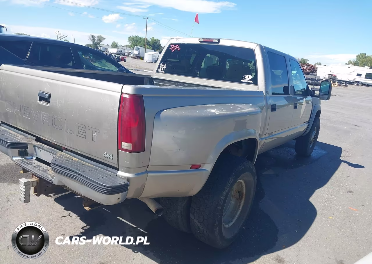 2000 Chevrolet K3500 VIN:1GCHK33J9YF444621 - 4