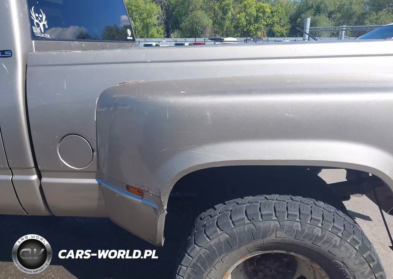 2000 Chevrolet K3500 VIN:1GCHK33J9YF444621 - 6