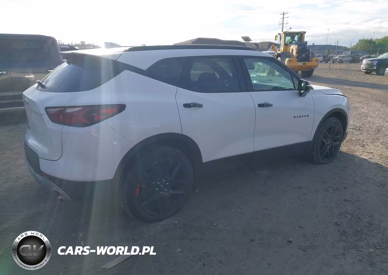 2021 Chevrolet Blazer Lt VIN:3GNKBHRSXMS537647 - 4
