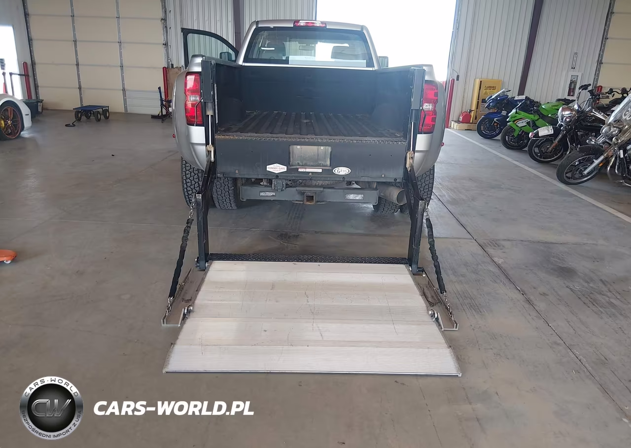 2017 Chevrolet Silverado K3500 VIN:1GC4KYCY5HF226748 - 12