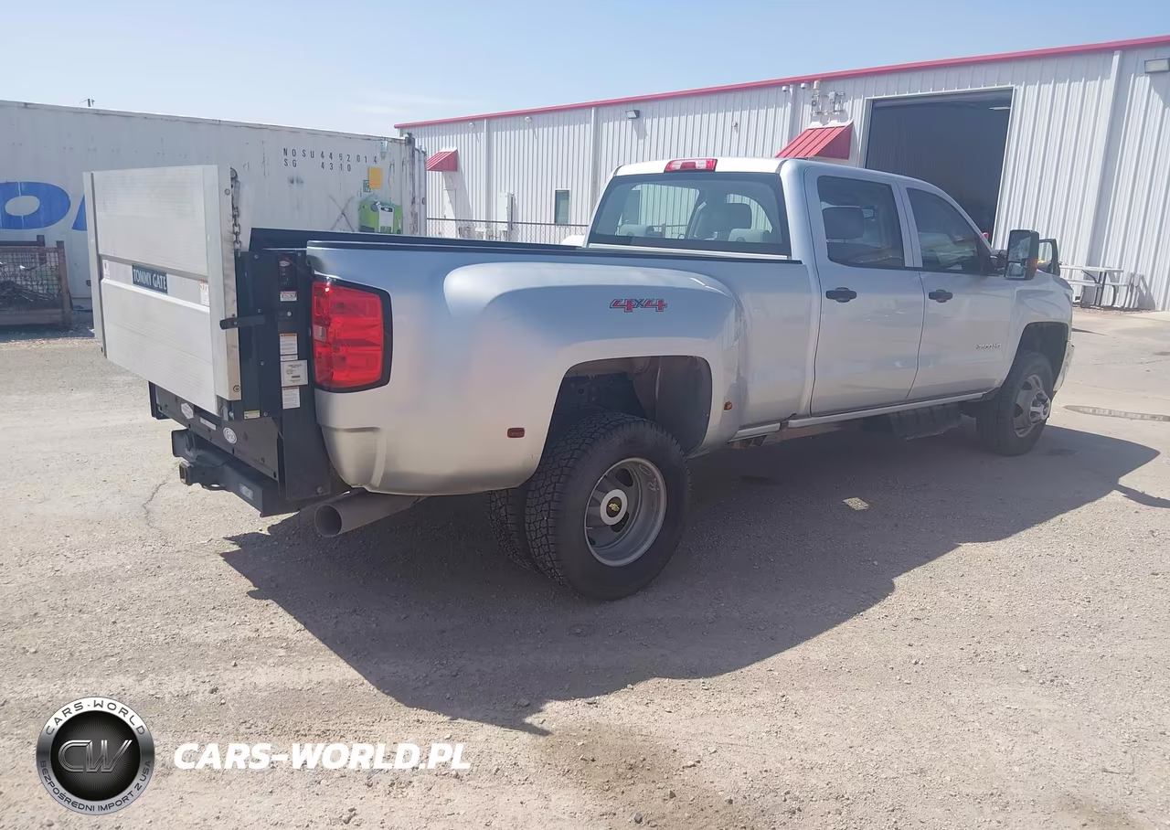 2017 Chevrolet Silverado K3500 VIN:1GC4KYCY5HF226748 - 4