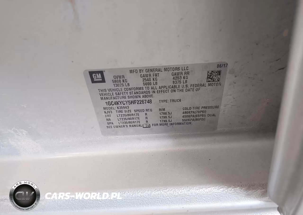 2017 Chevrolet Silverado K3500 VIN:1GC4KYCY5HF226748 - 9