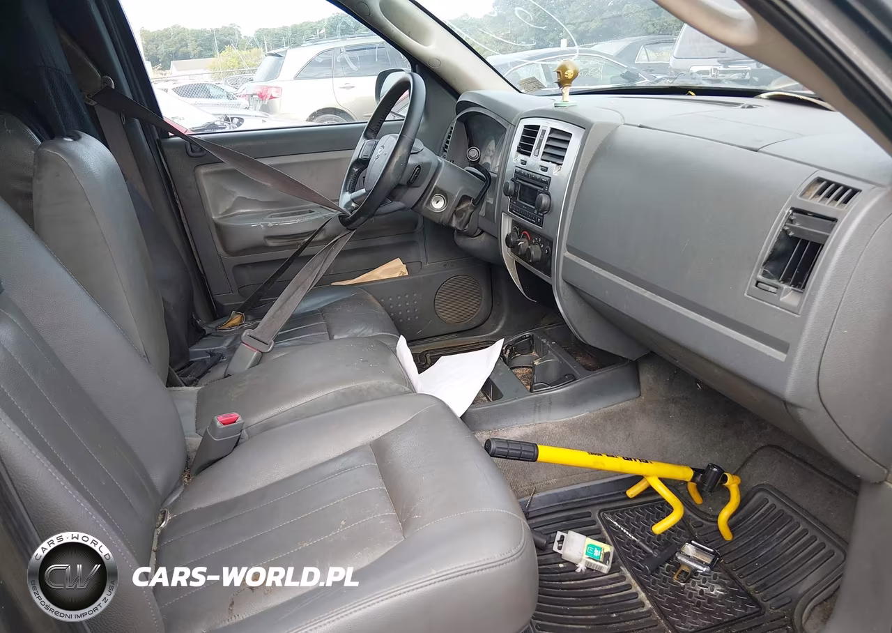 2005 Dodge Dakota Laramie VIN:1D7HW52N95S170639 - 5