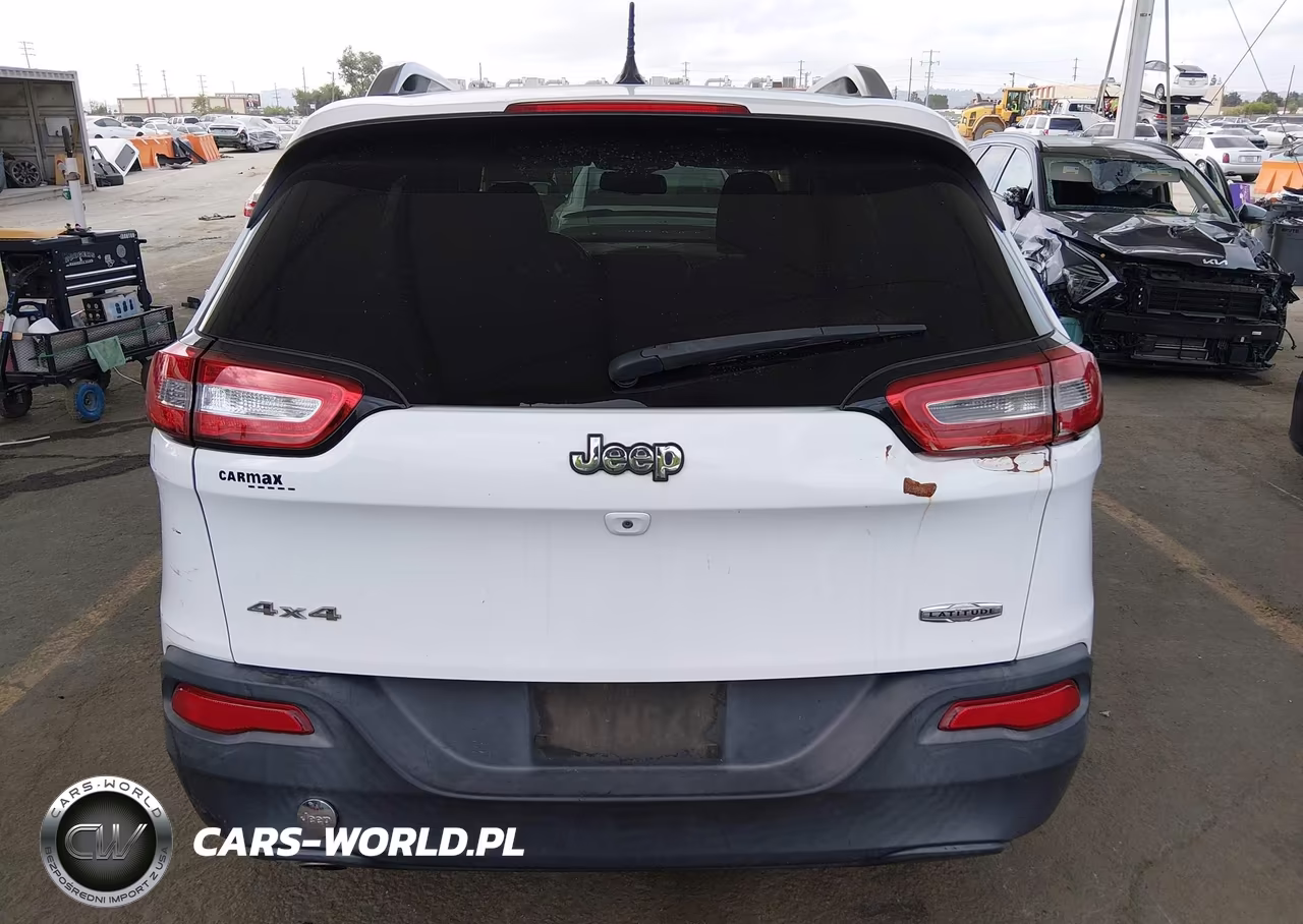 2015 Jeep Cherokee Latitude VIN:1C4PJMCB5FW687630 - 19