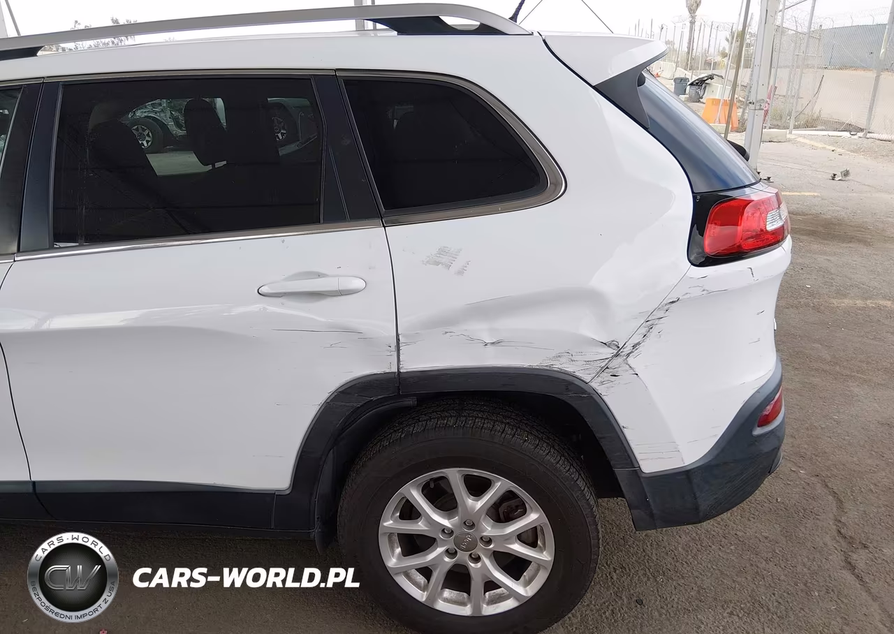 2015 Jeep Cherokee Latitude VIN:1C4PJMCB5FW687630 - 6