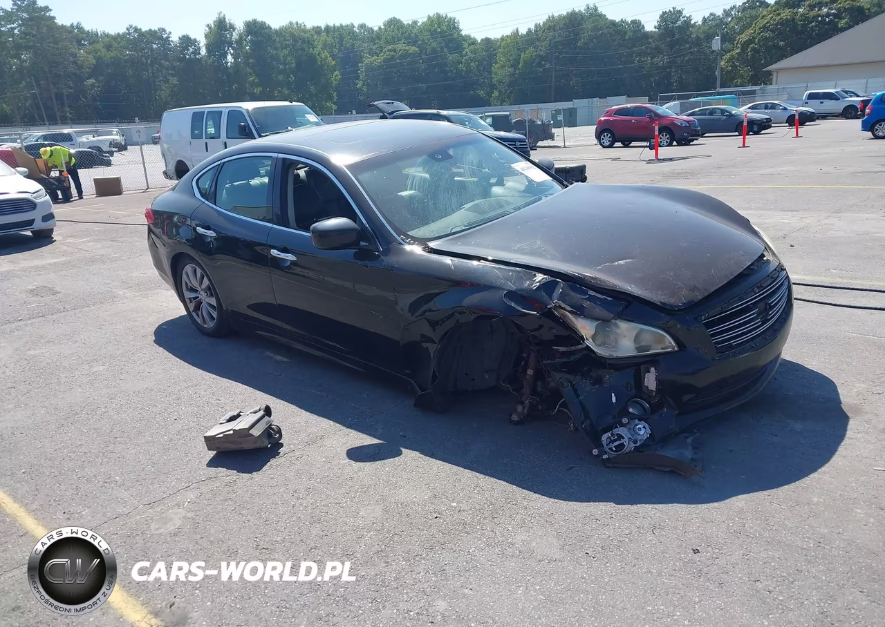 2013 Infiniti M37