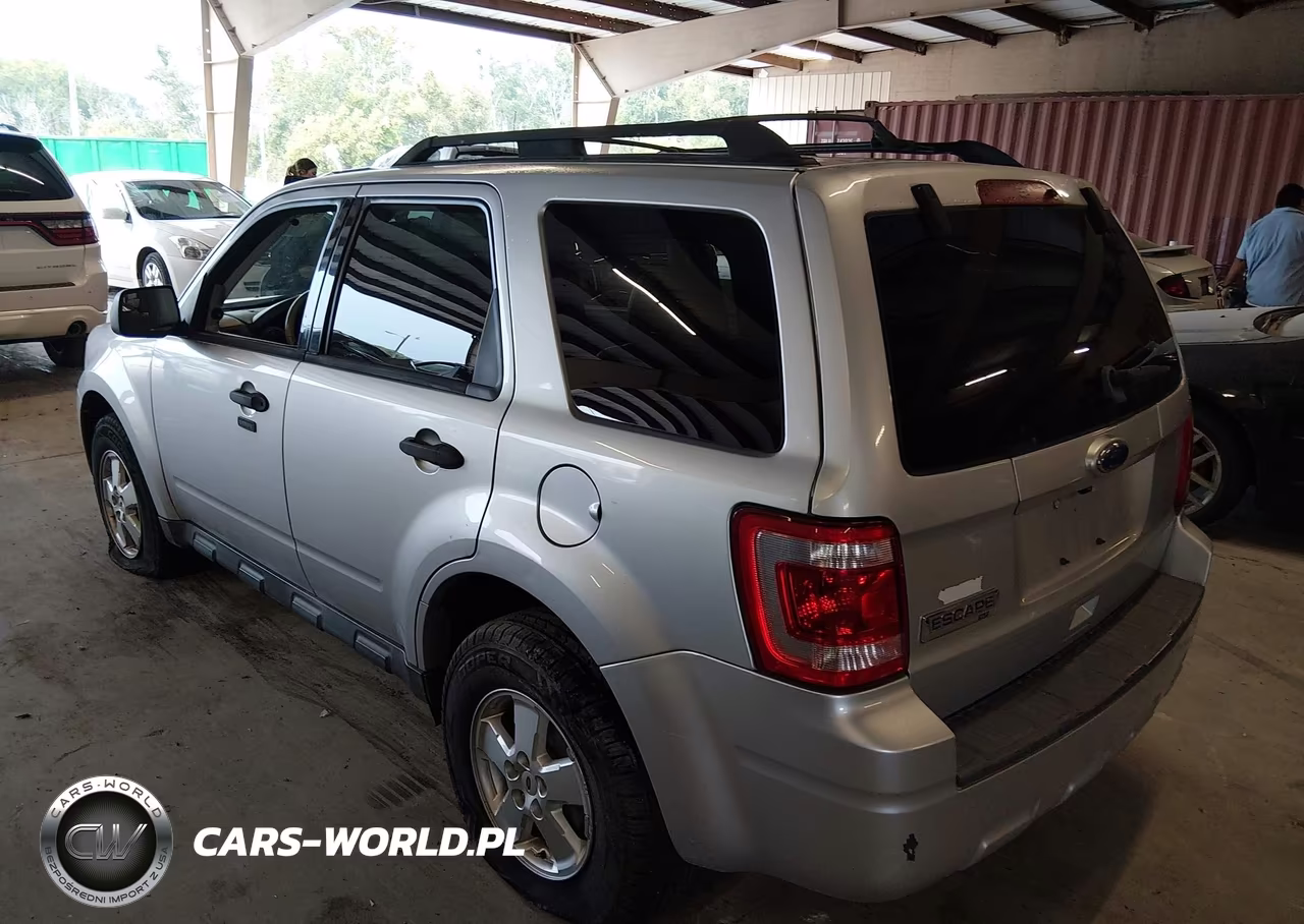 2010 Ford Escape Xlt VIN:1FMCU0D70AKD42347 - 3