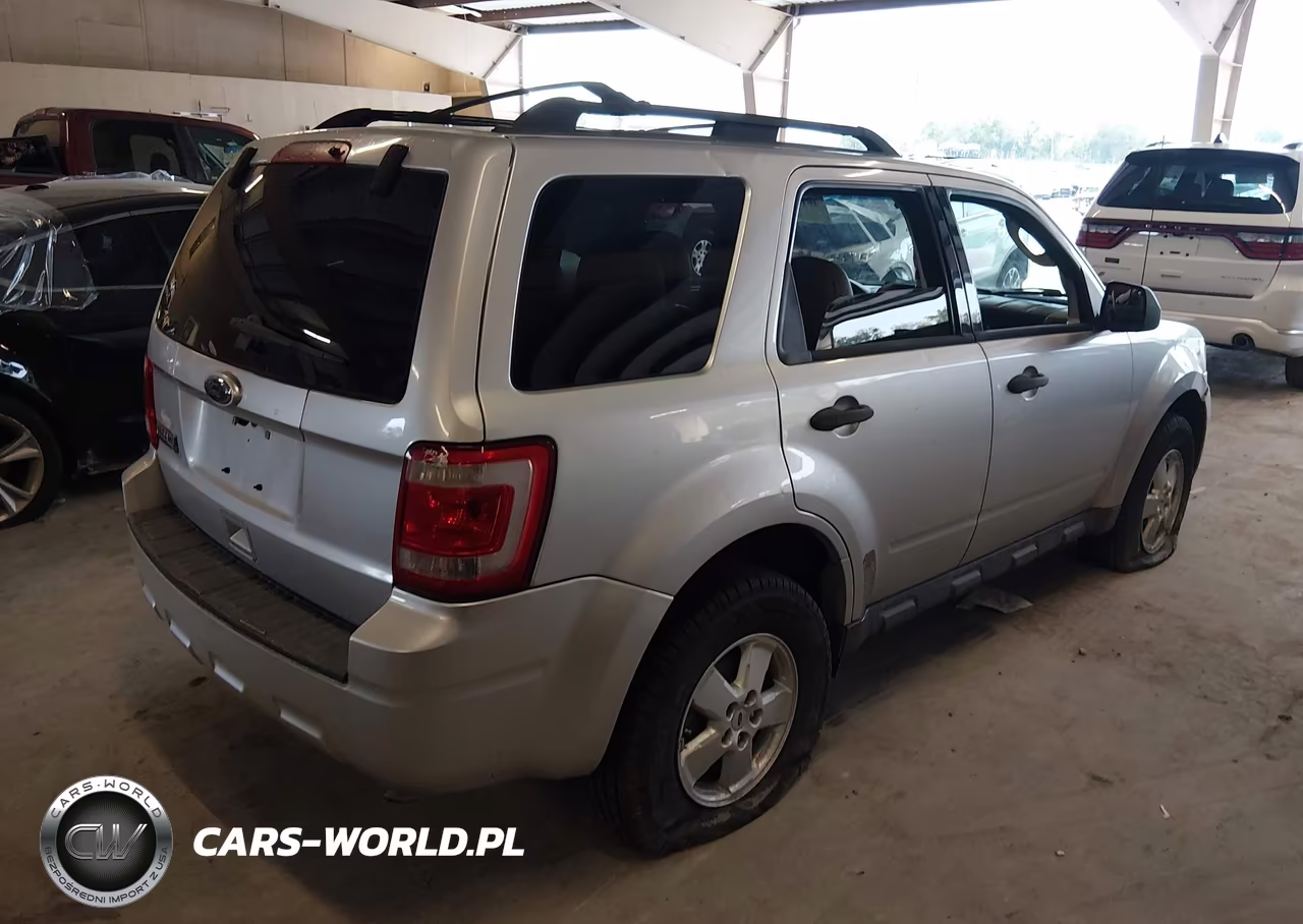 2010 Ford Escape Xlt VIN:1FMCU0D70AKD42347 - 4