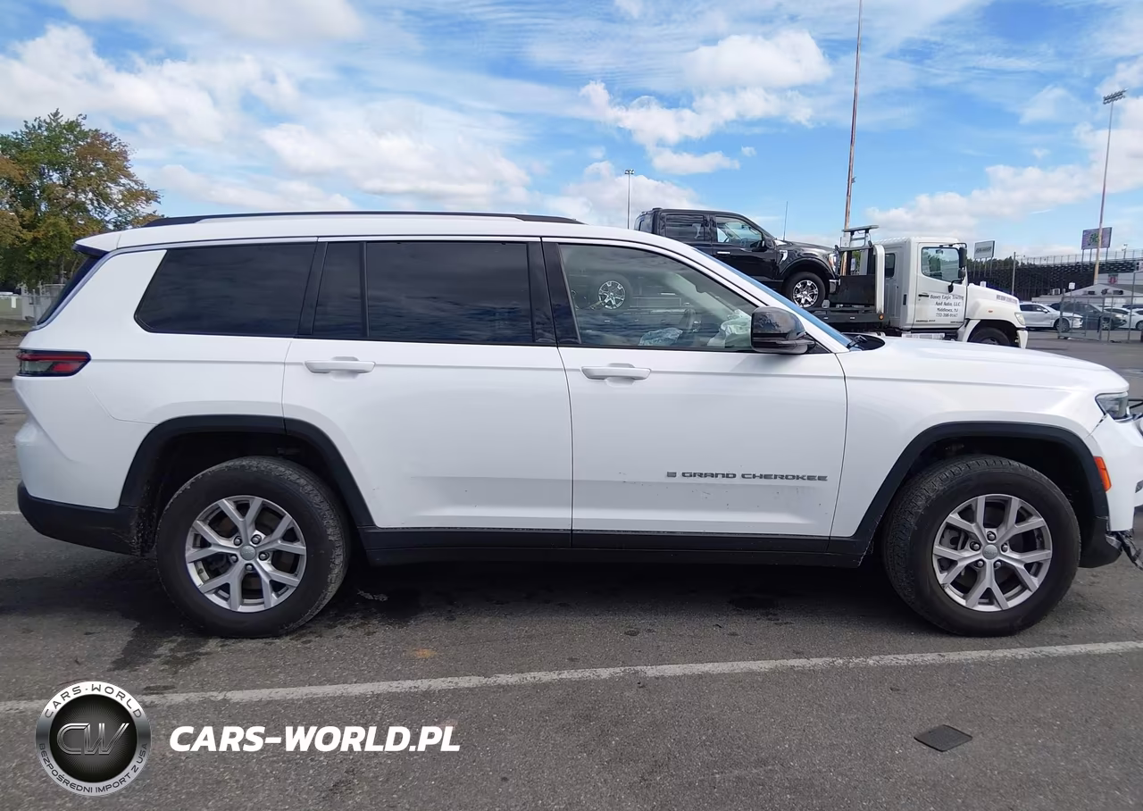 2022 Jeep Grand Cherokee L Limited 4X4 VIN:1C4RJKBG2N8638740 - 13