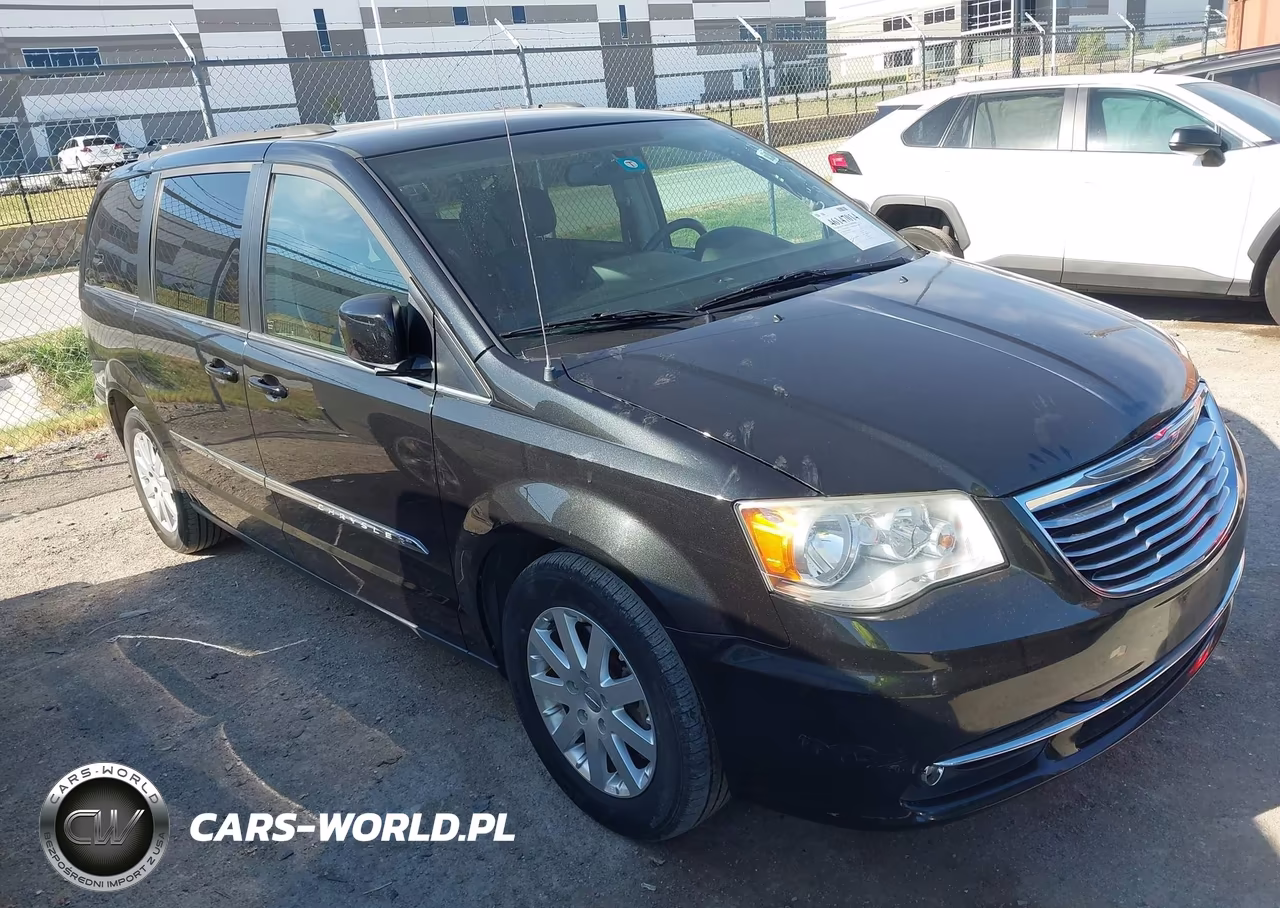 2015 Chrysler Town & Country Touring – zdjęcie 1 z 11