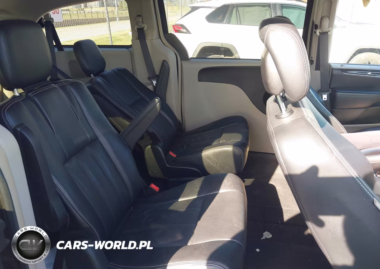 2015 Chrysler Town & Country Touring VIN:2C4RC1BG3FR560432 - 8
