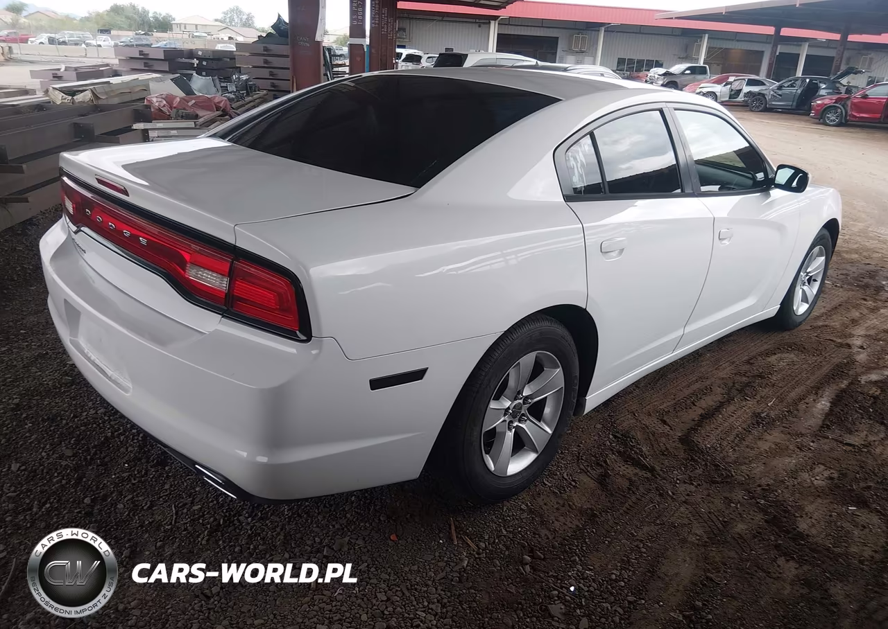 2011 Dodge Charger VIN:2B3CL3CG0BH532850 - 4
