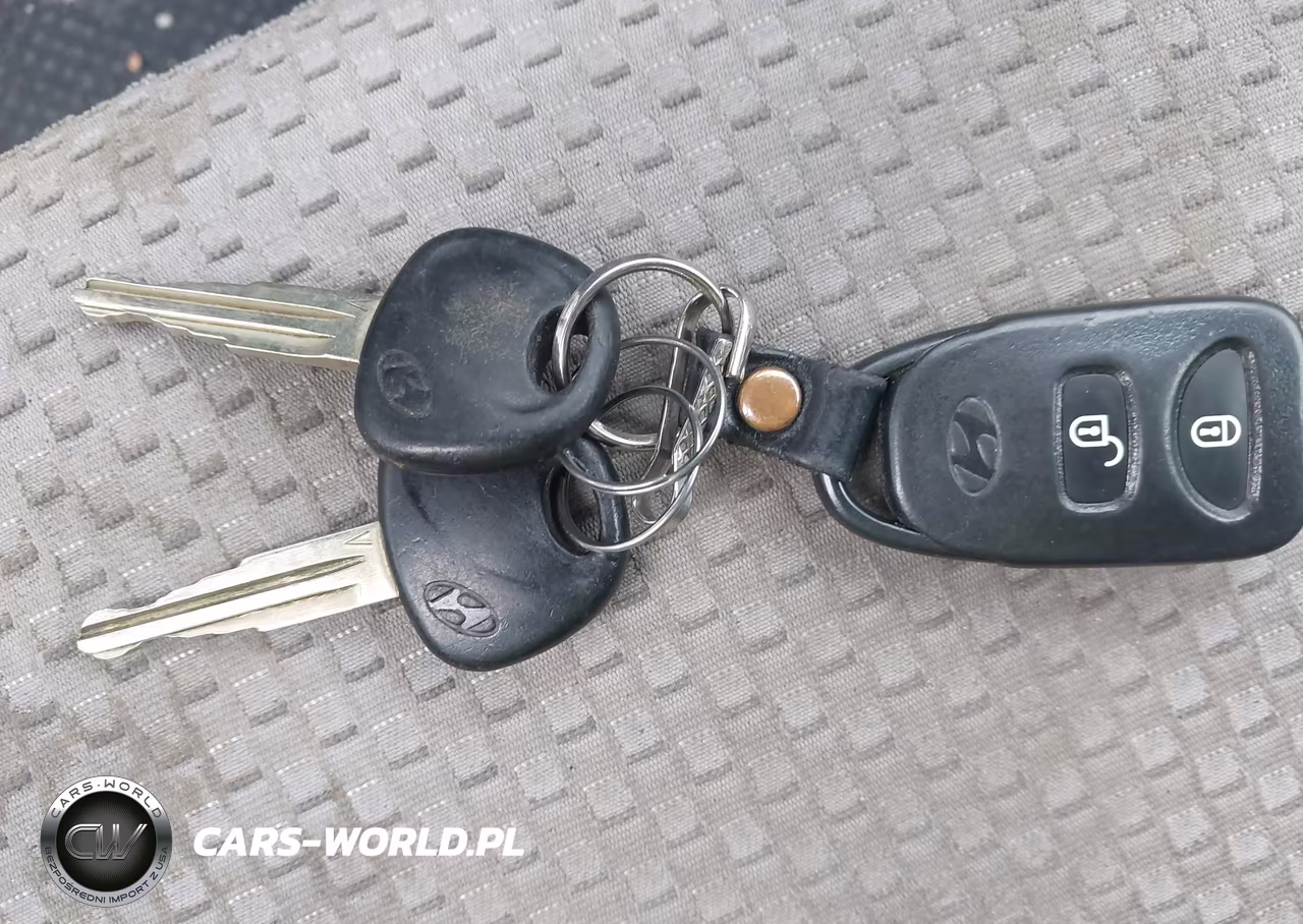 2009 Hyundai Accent Se VIN:KMHCN36C49U120905 - 11