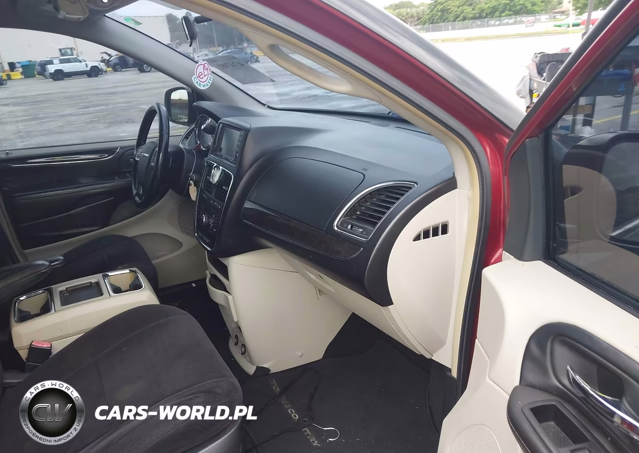 2011 Chrysler Town & Country Touring VIN:2A4RR5DG6BR637964 - 5