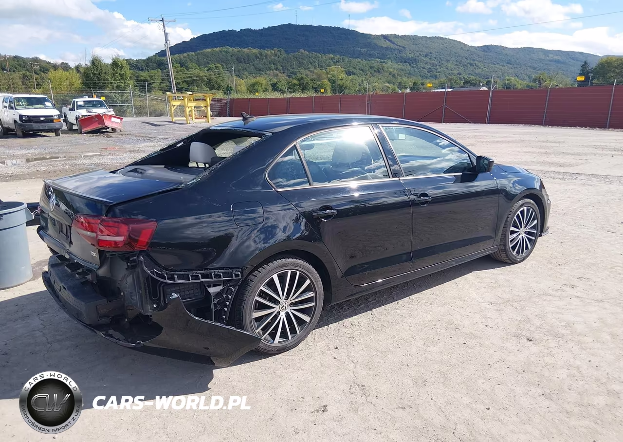 2016 Volkswagen Jetta 1.8T Sport VIN:3VWD17AJ0GM414298 - 4