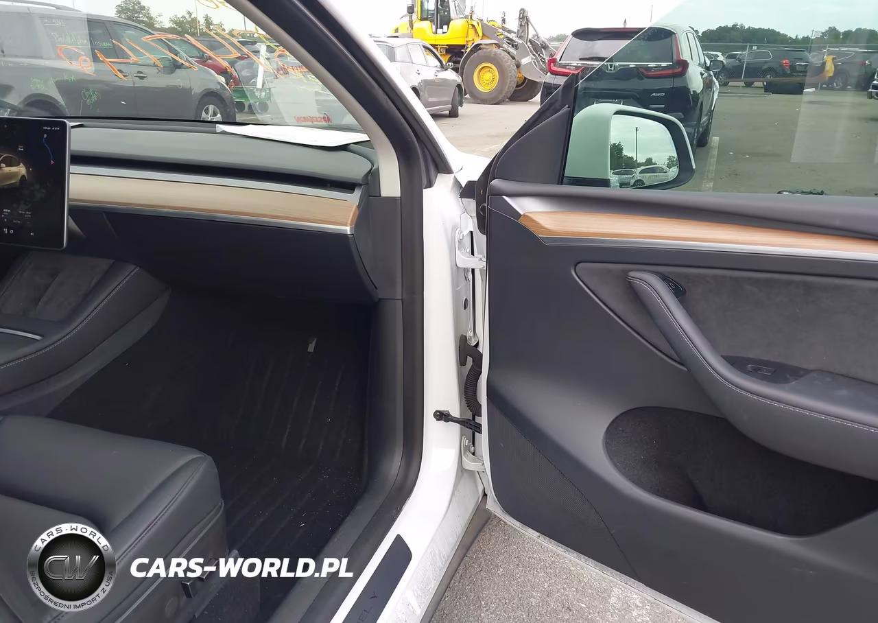 2023 Tesla Model Y Performance Dual Motor All-Wheel Drive VIN:7SAYGDEF6PF663669 - 5