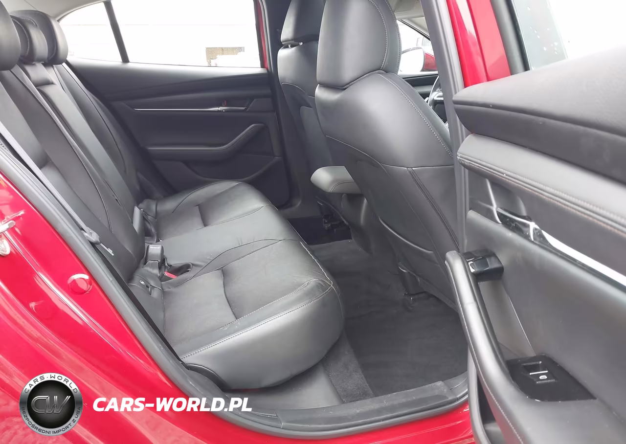2019 Mazda Mazda3 Premium Package VIN:JM1BPBEM6K1139106 - 17
