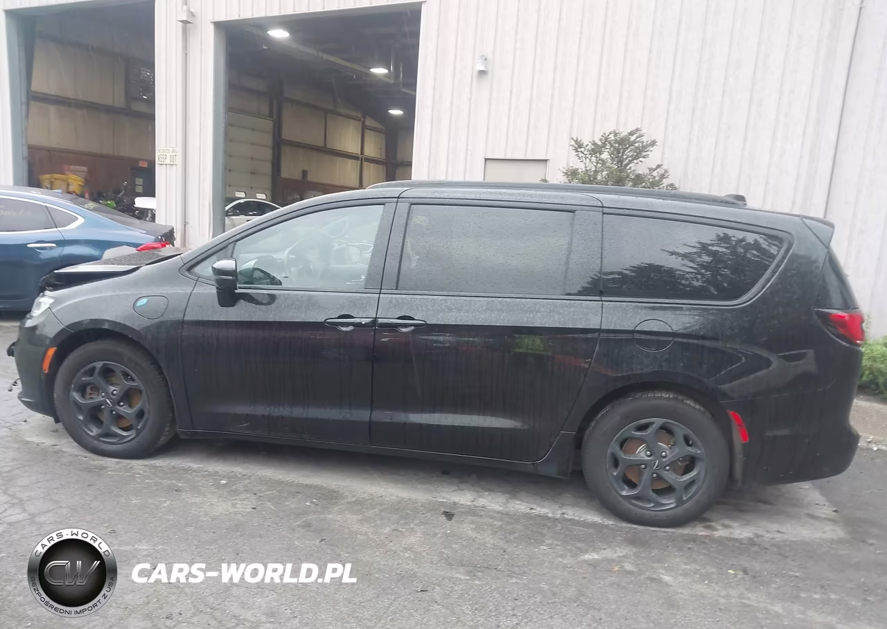 2021 Chrysler Pacifica Hybrid Limited VIN:2C4RC1S7XMR586541 - 14