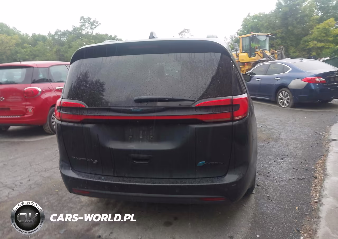 2021 Chrysler Pacifica Hybrid Limited VIN:2C4RC1S7XMR586541 - 16