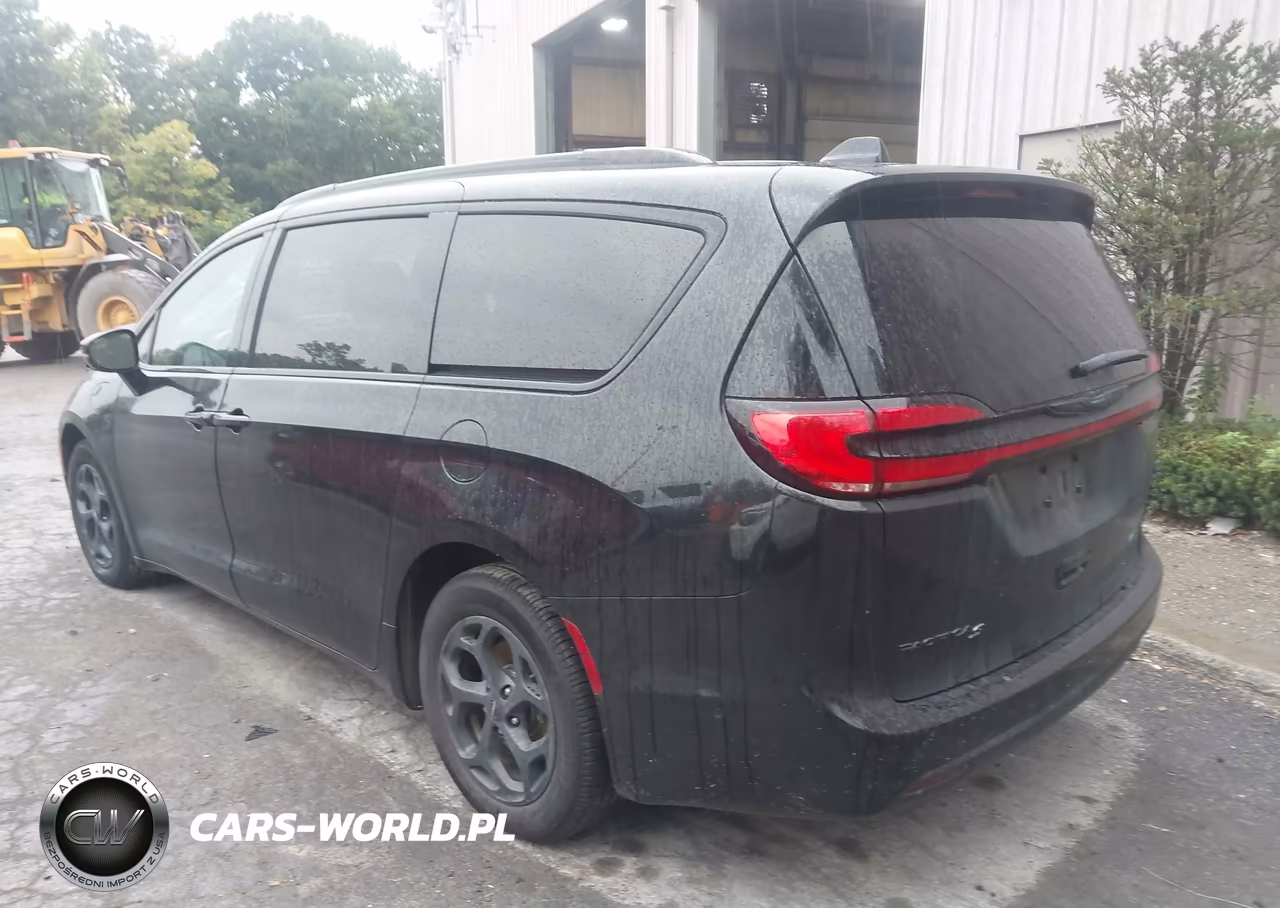 2021 Chrysler Pacifica Hybrid Limited VIN:2C4RC1S7XMR586541 - 3