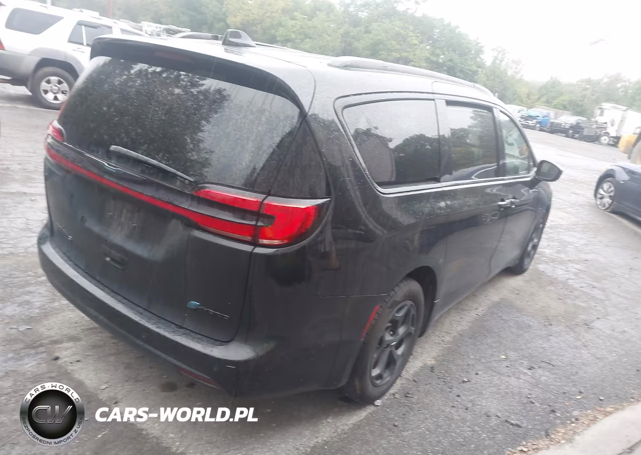 2021 Chrysler Pacifica Hybrid Limited VIN:2C4RC1S7XMR586541 - 4