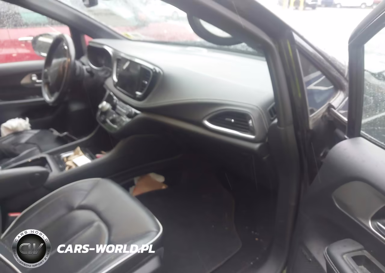 2021 Chrysler Pacifica Hybrid Limited VIN:2C4RC1S7XMR586541 - 5