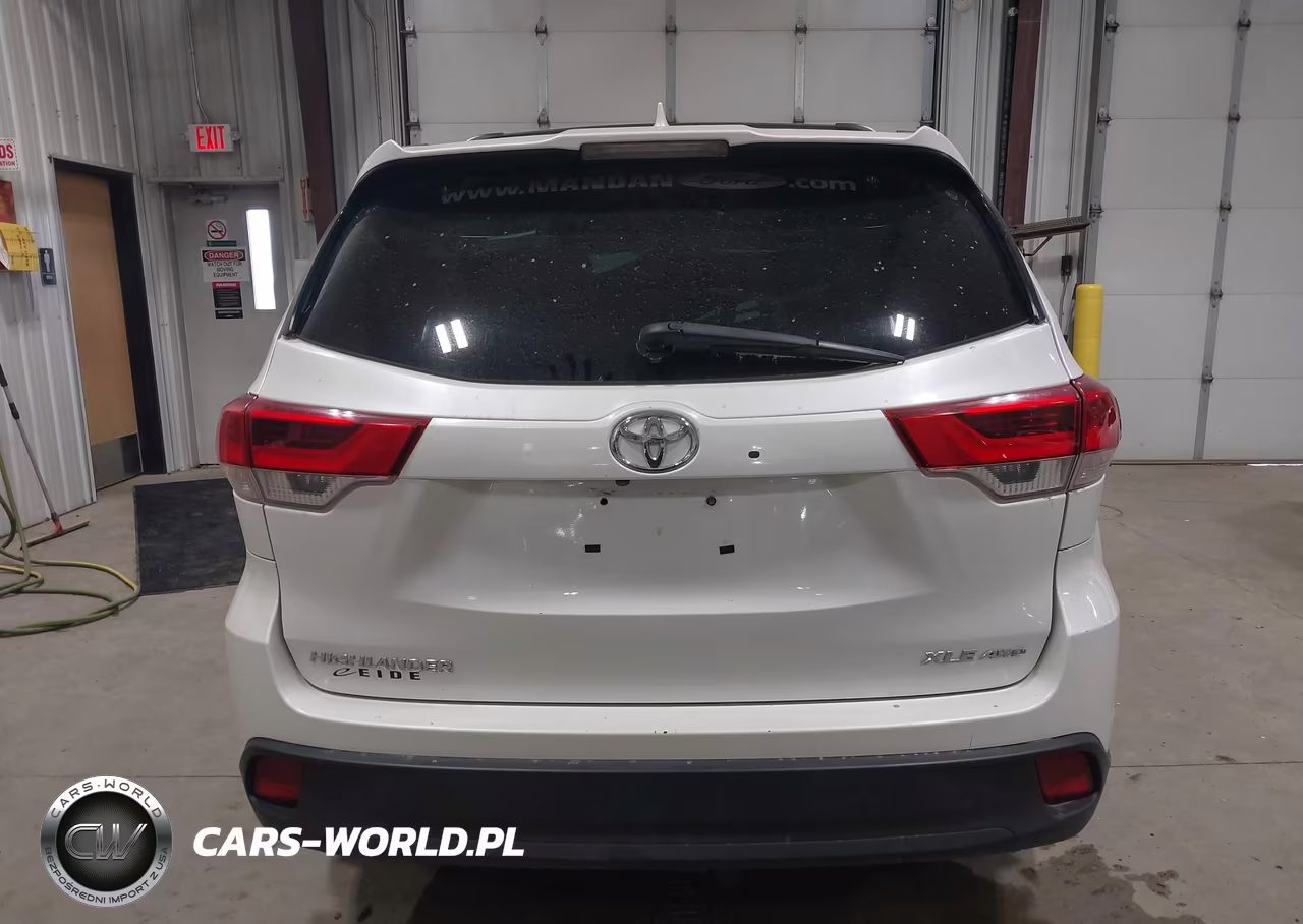 2019 Toyota Highlander Xle VIN:5TDJZRFH6KS565106 - 17