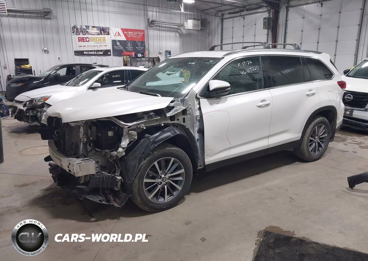 2019 Toyota Highlander Xle VIN:5TDJZRFH6KS565106 - 2