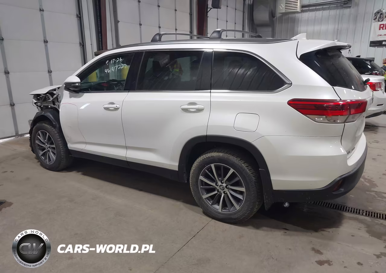 2019 Toyota Highlander Xle VIN:5TDJZRFH6KS565106 - 3