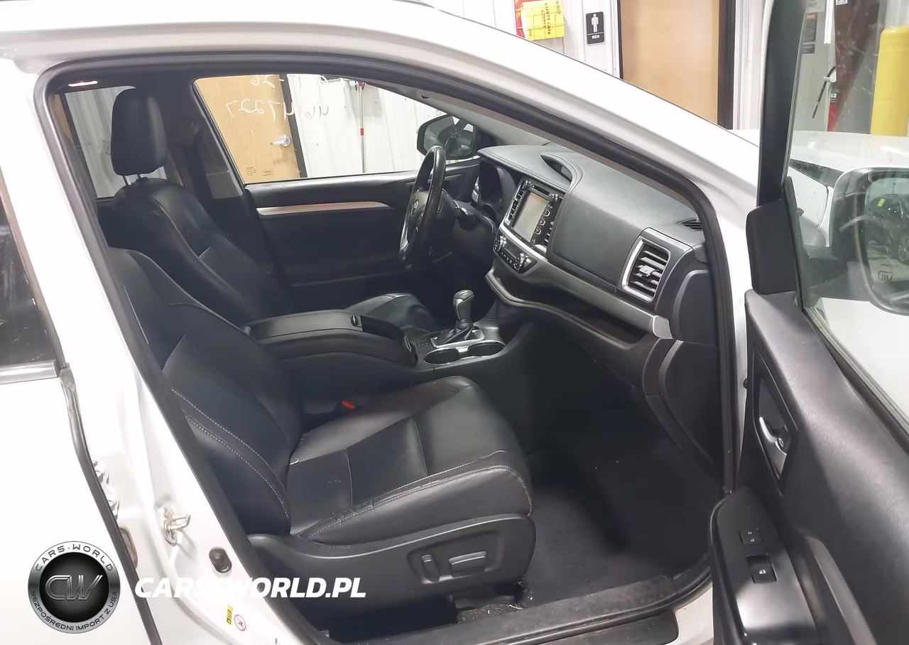 2019 Toyota Highlander Xle VIN:5TDJZRFH6KS565106 - 5