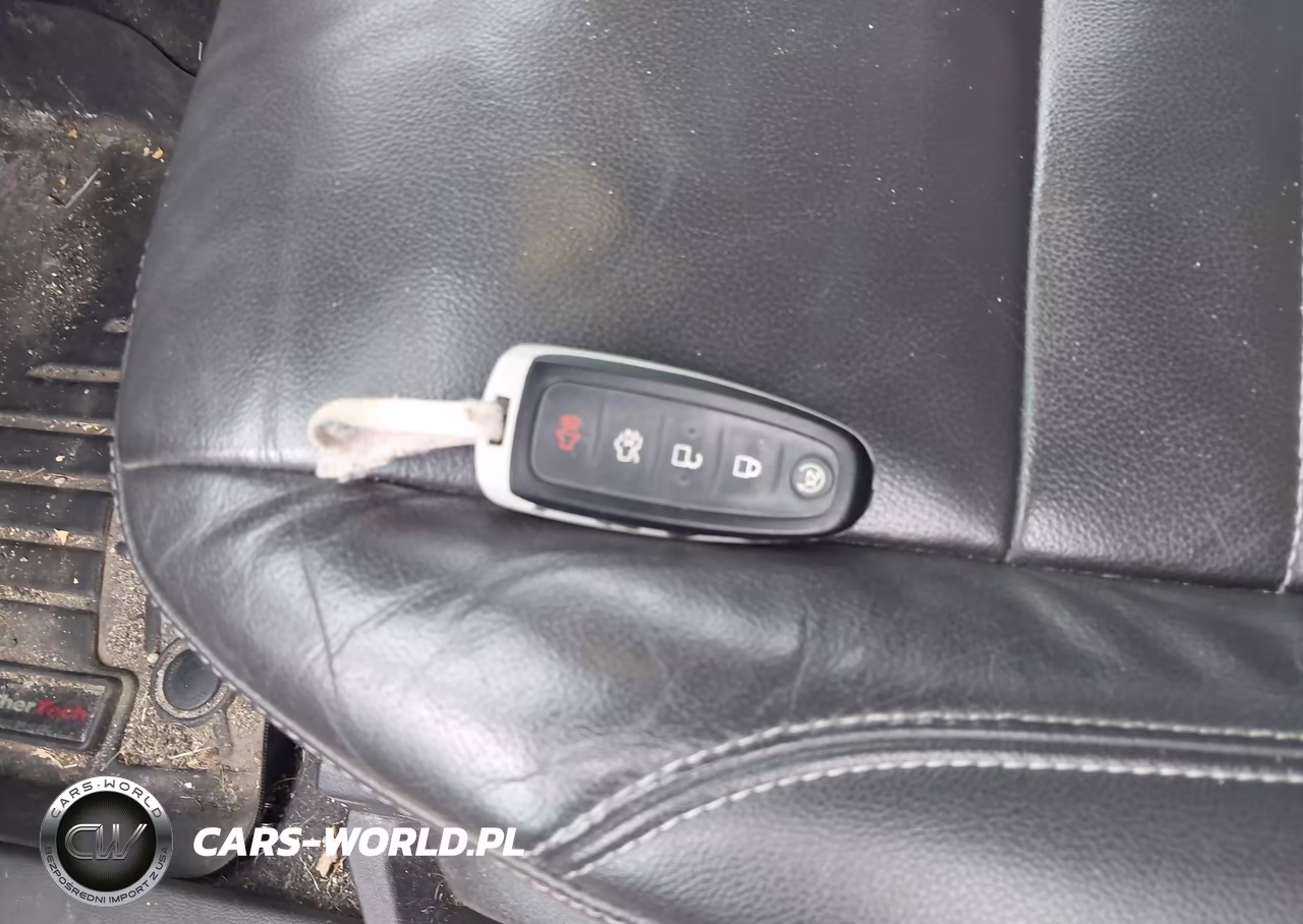 2016 Ford Escape Titanium VIN:1FMCU9JXXGUA92203 - 11