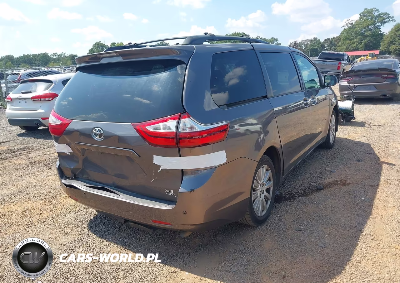 2017 Toyota Sienna Xle 7 Passenger VIN:5TDDZ3DC6HS179702 - 4