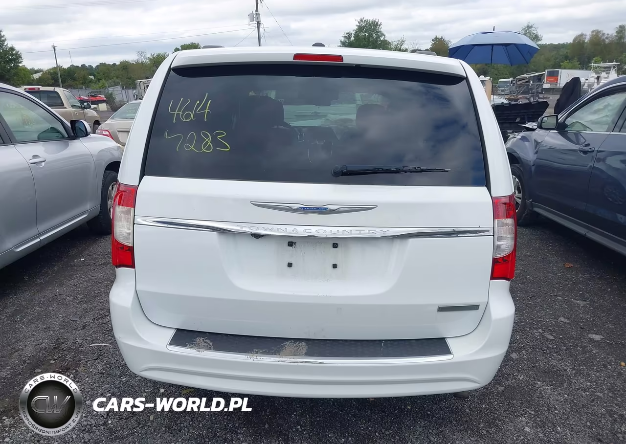 2016 Chrysler Town & Country Touring VIN:2C4RC1BG4GR151096 - 17