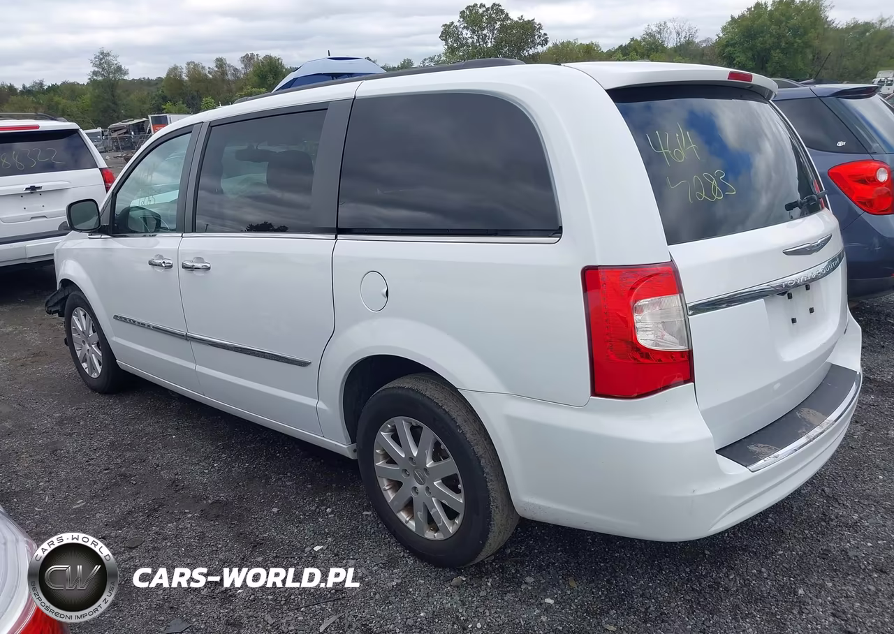 2016 Chrysler Town & Country Touring VIN:2C4RC1BG4GR151096 - 3