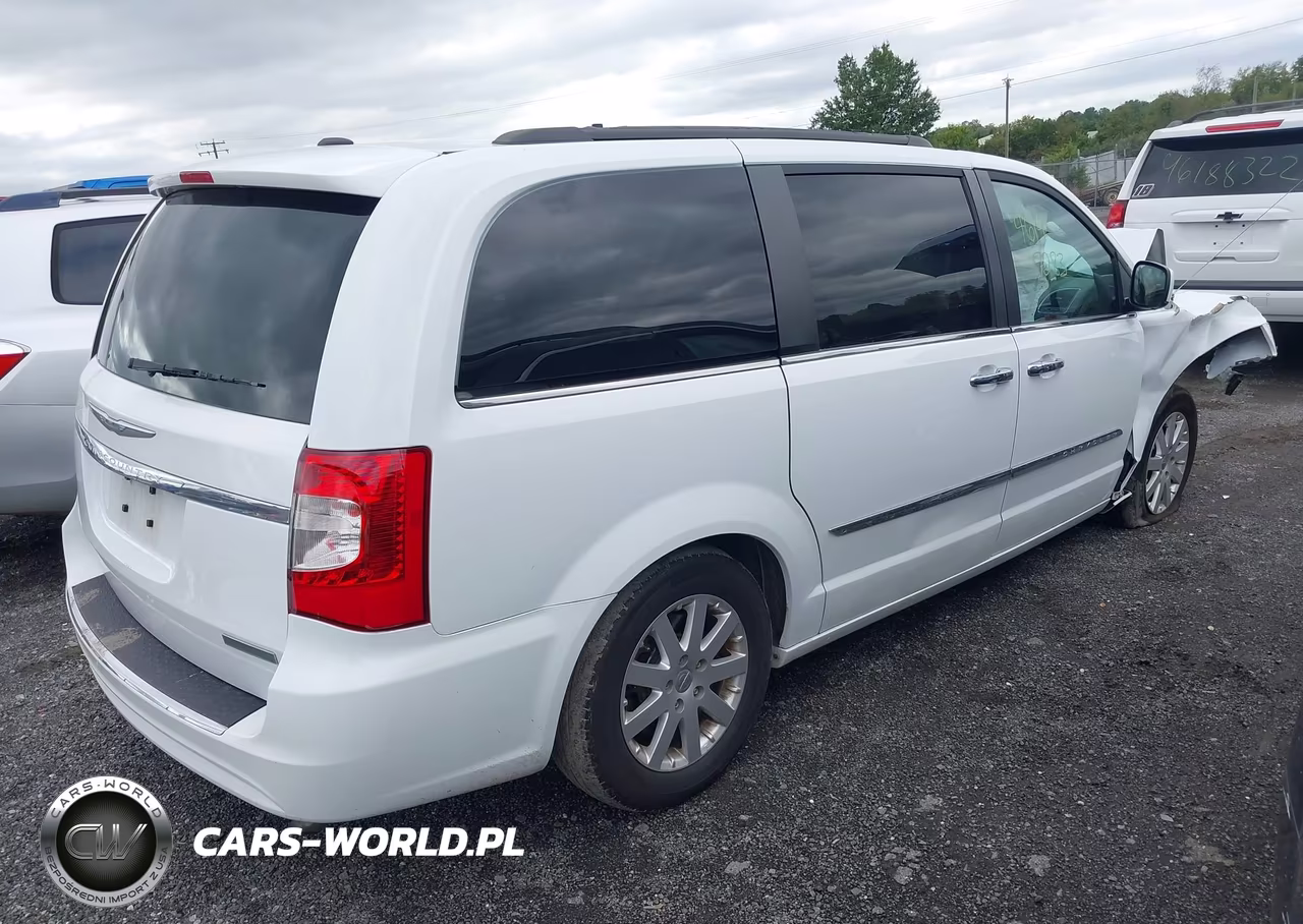 2016 Chrysler Town & Country Touring VIN:2C4RC1BG4GR151096 - 4