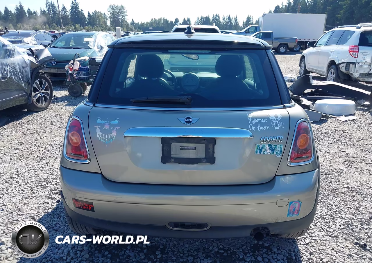 2008 Mini Cooper VIN:WMWMF33538TT67295 - 17