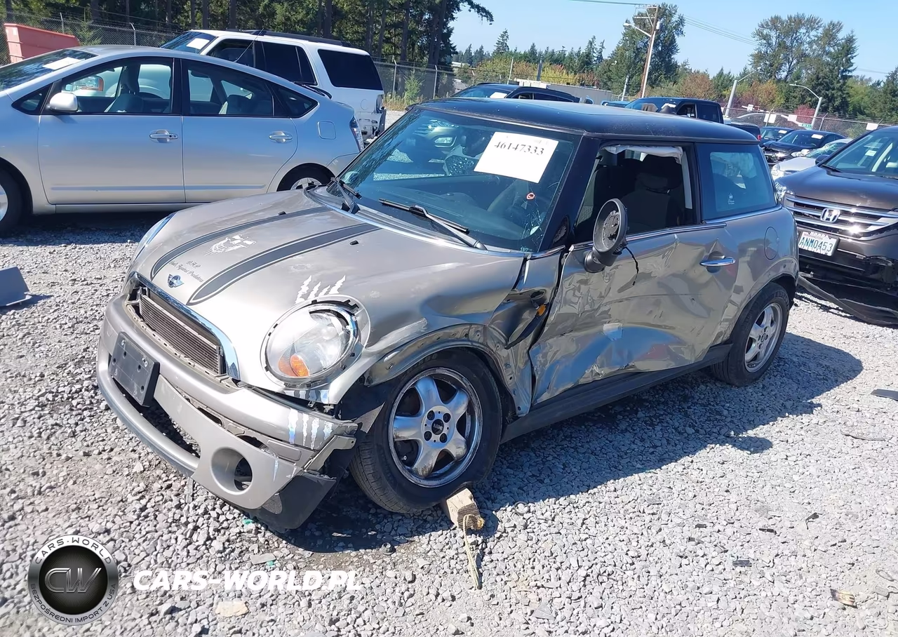 2008 Mini Cooper VIN:WMWMF33538TT67295 - 2