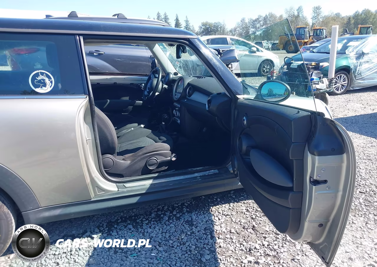2008 Mini Cooper VIN:WMWMF33538TT67295 - 5