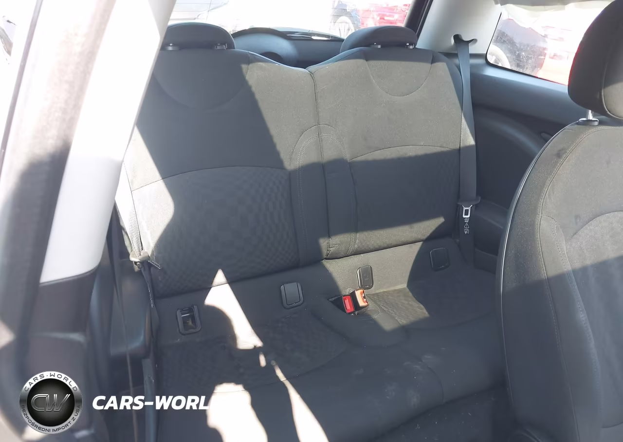 2008 Mini Cooper VIN:WMWMF33538TT67295 - 8