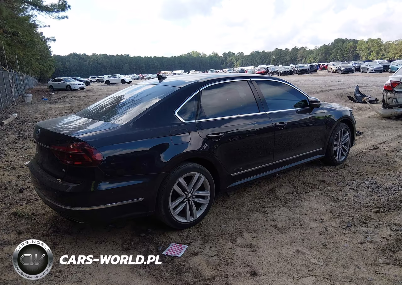 2017 Volkswagen Passat Sel Premium VIN:1VWCM7A35HC066926 - 4