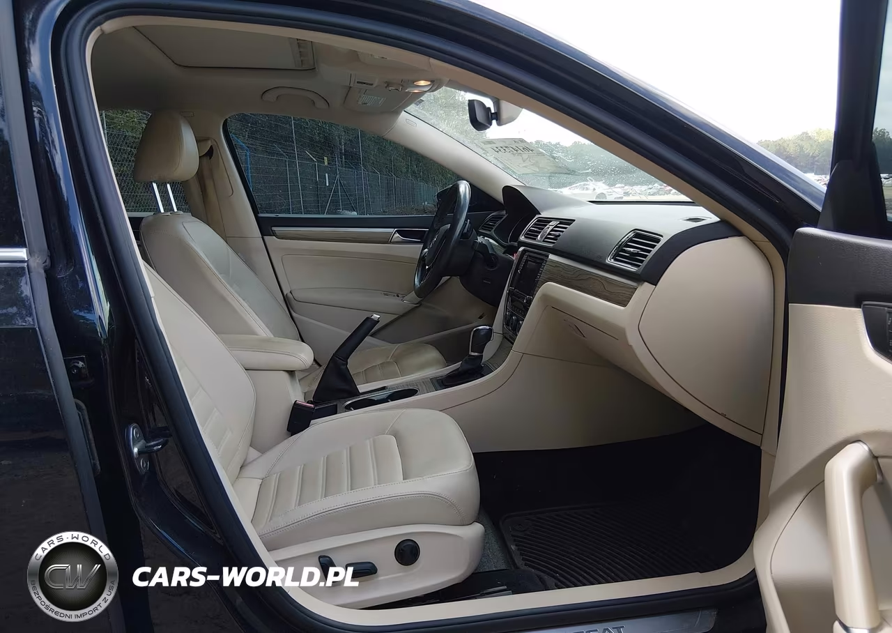 2017 Volkswagen Passat Sel Premium VIN:1VWCM7A35HC066926 - 5