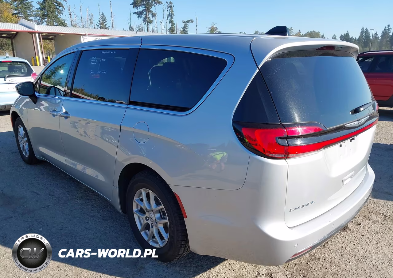 2026 Chrysler Pacifica Select VIN:2C4RC1BG2TR262725 - 3