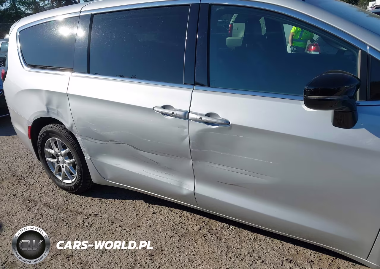 2026 Chrysler Pacifica Select VIN:2C4RC1BG2TR262725 - 6