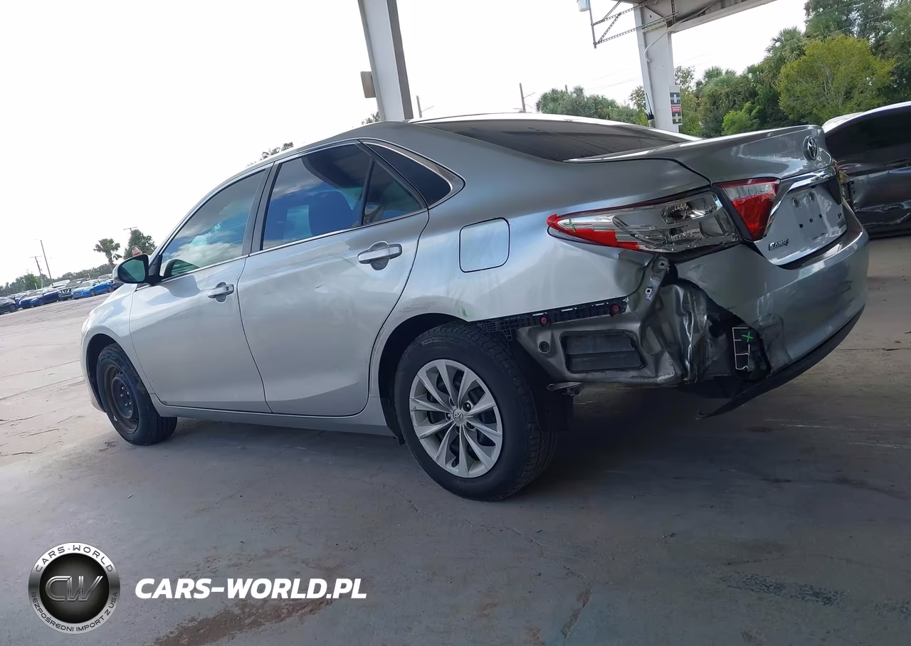 2015 Toyota Camry Le VIN:4T1BF1FK4FU476433 - 14