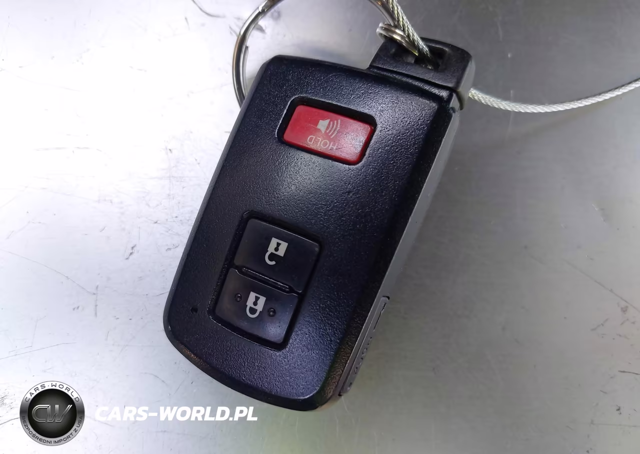 2013 Toyota Prius C Three VIN:JTDKDTB30D1046112 - 11