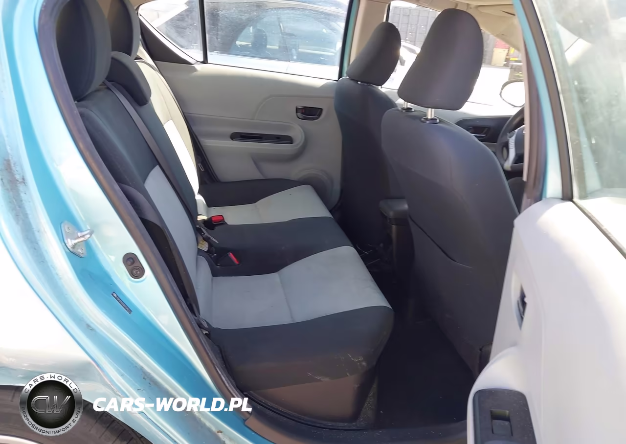 2013 Toyota Prius C Three VIN:JTDKDTB30D1046112 - 8