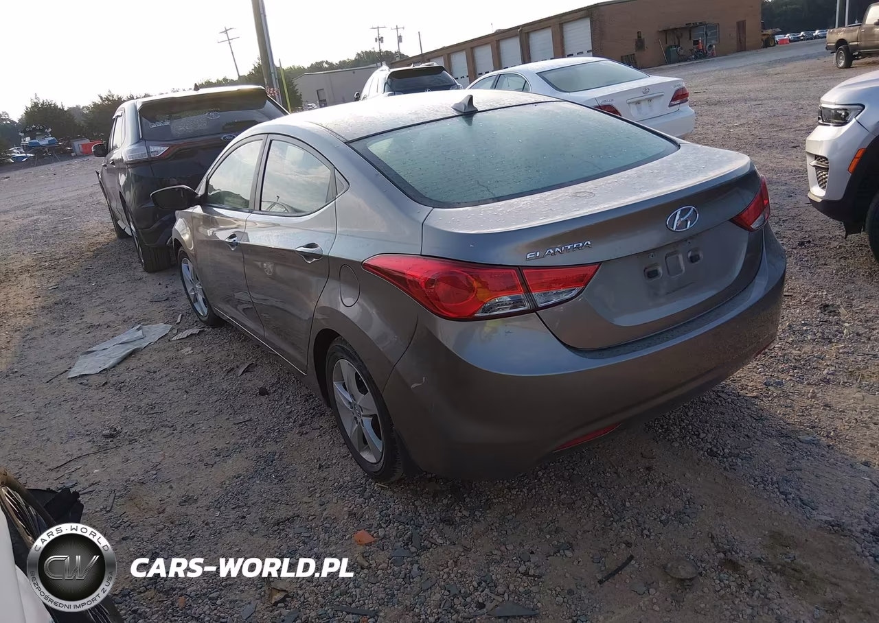 2013 Hyundai Elantra Gls VIN:5NPDH4AE2DH432349 - 3
