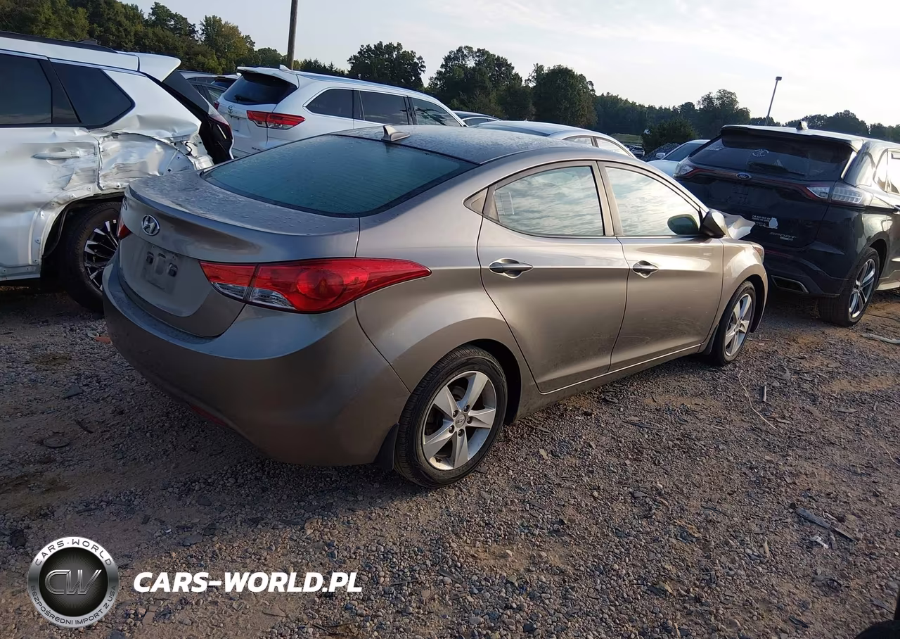 2013 Hyundai Elantra Gls VIN:5NPDH4AE2DH432349 - 4