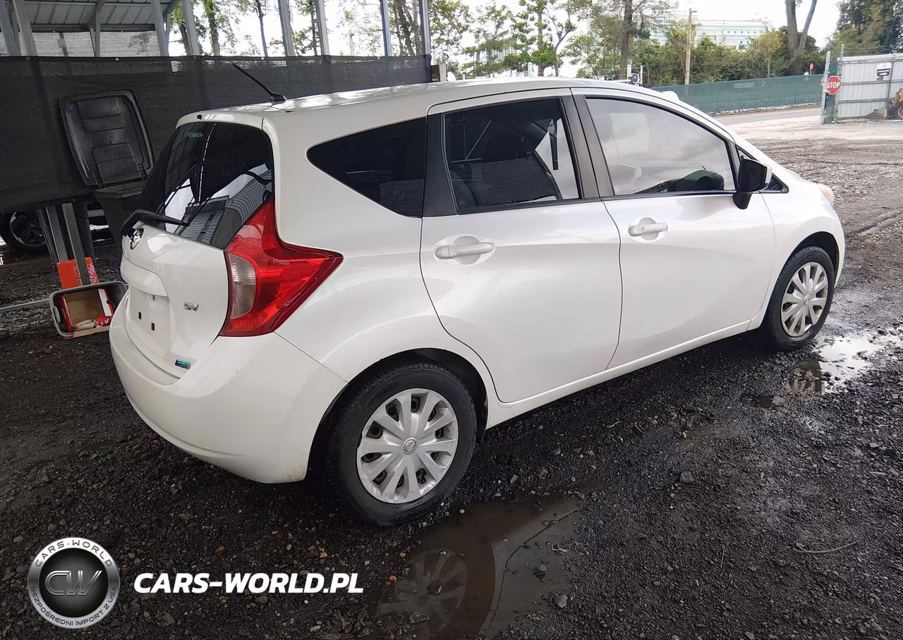 2015 Nissan Versa Note S (Sr)-S Plus-Sl-Sr-Sv VIN:3N1CE2CPXFL393362 - 4