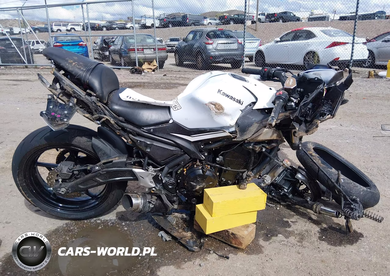 2020 Kawasaki Ex650 M VIN:ML5EXEM18LDA03918 - 11